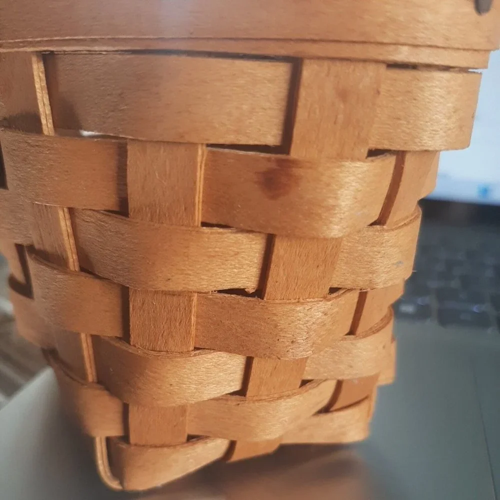 Longaberger Small Wall Pocket Basket 1999? Handwoven 3.5 Inches tall